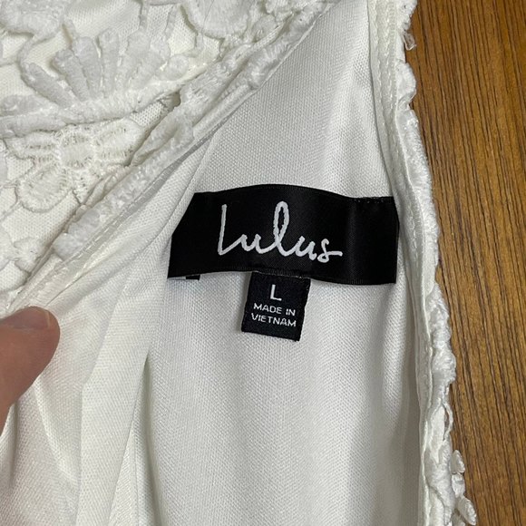 Lulu’s Woman’s Floral Embroidered Zip Up Mini Body-con Dress Size Large - Picture 3 of 7